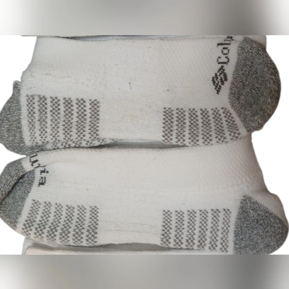 Columbia - NWOT, 4 Pairs Ladies White Cotton Crew Socks, Reinforced Heel & Toes